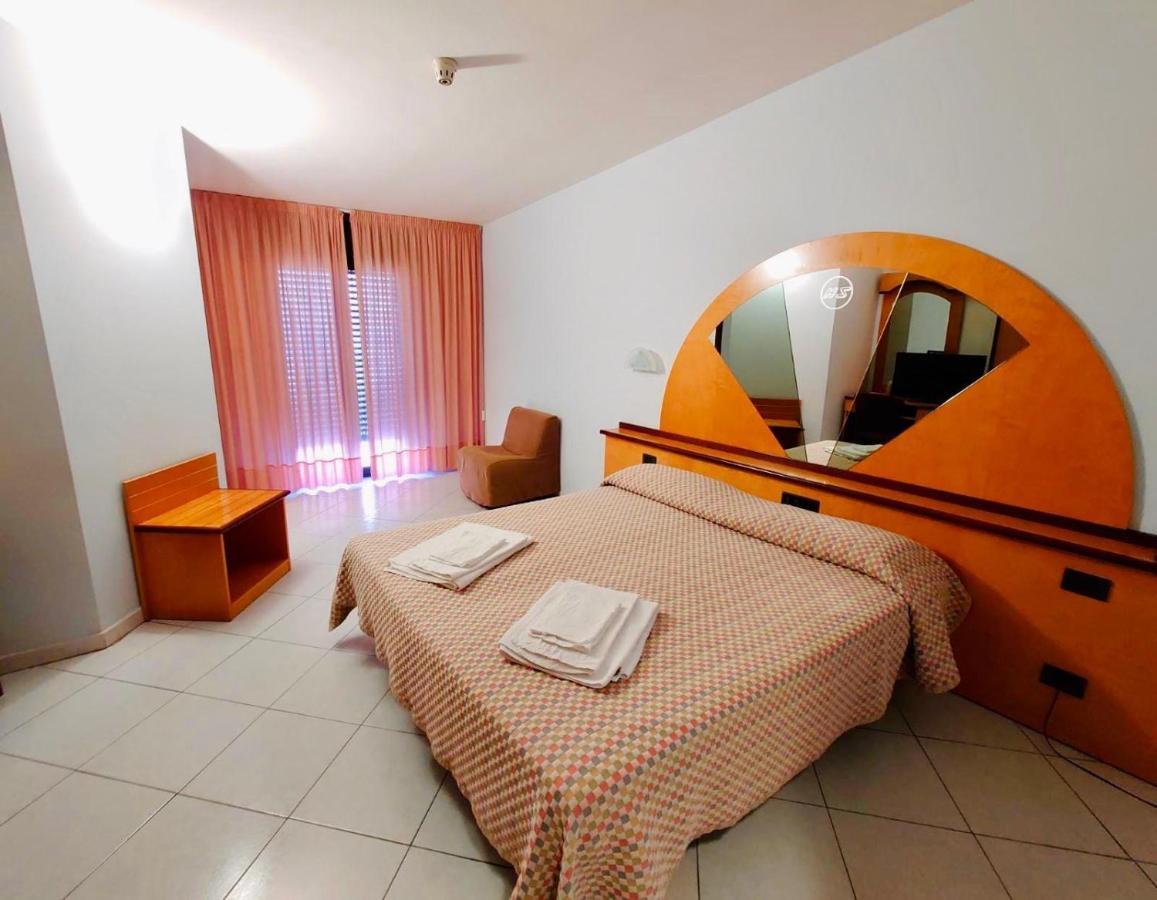 Hotel Solaris Casalbordino Ngoại thất bức ảnh